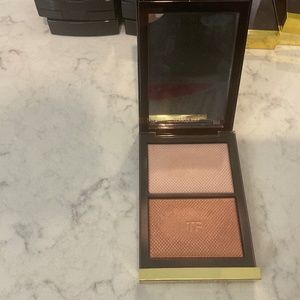 Tom ford highlighter in peachlight